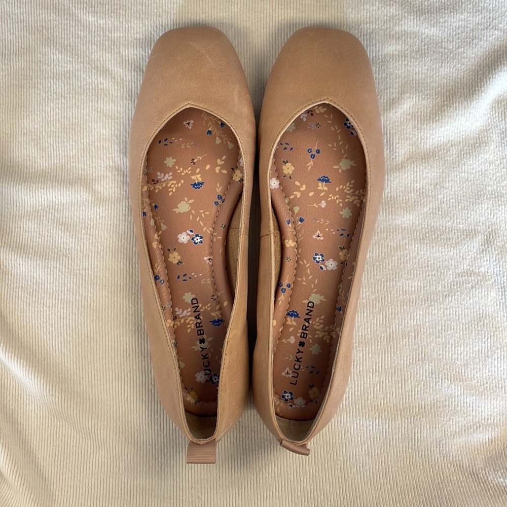 Lucky Brand super cute pink beige leather ballerina fats with floral insoles